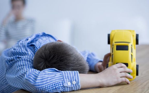 مرضى التوحد في إيران أكثر من 8 آلاف حالة.. وغياب تام للإحصاءات وبرامج الرعاية