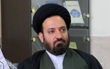 معاون حوزه علمیه اصفهان: دشمن میخواهد کاری کند لباس روحانیت را در بیاوریم