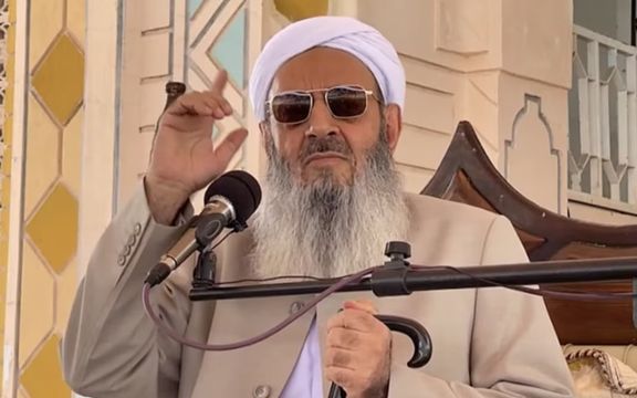 إمام أهل السنة في إيران: اعتقال عائلات الضحايا مؤلم.. وتهديد الناس بـ"الصمت" ليس حكيما