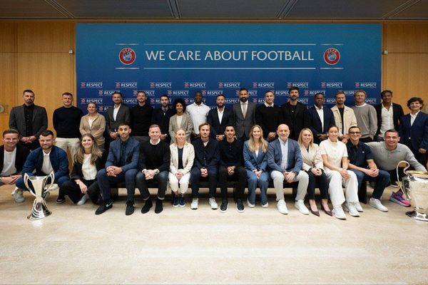 کریم انصاریفرد در جمع ستارههای فوتبال اروپا در دوره آموزشی یوفا