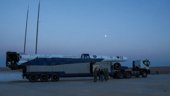 موشک ماهوارهبر قاصد برای پرتاب نیازی به استفاده از پایگاههای فضایی ندارد و میتواند پس از انتقال به محل پرتاب در زمان کمی آماده عمل شود