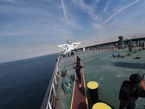 اختلالات رادیویی و گمراه شدن کشتیهای بینالمللی در خلیج فارس در پی رزمایش سپاه پاسداران