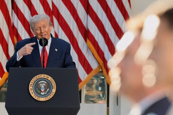 ترامپ کلمبیا را به تولید مواد مخدر متهم و کمکهای آمریکا به این کشور را قطع کرد