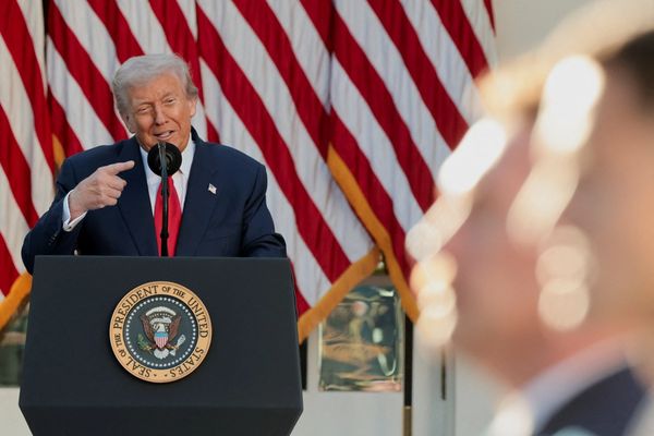 ترامپ کلمبیا را به تولید مواد مخدر متهم و کمکهای آمریکا به این کشور را قطع کرد