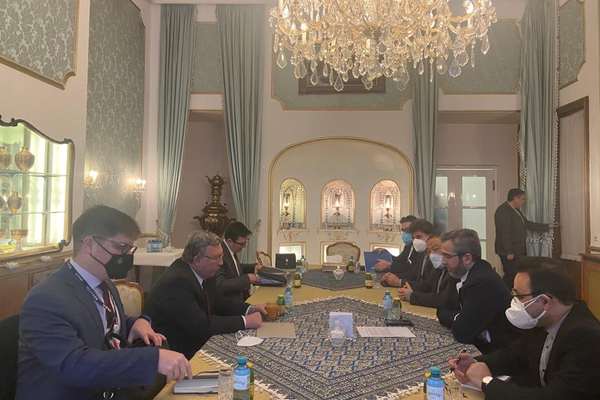 Some Iran Lawmakers Defend Nuclear Negotiators Against Hardliners
