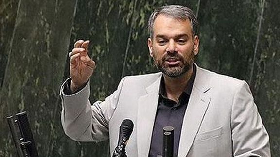 عضو کمیسیون امور داخلی مجلس: وعده خودروسازان داخلی برای تولید ۱.۷ میلیون خودرو دروغ است