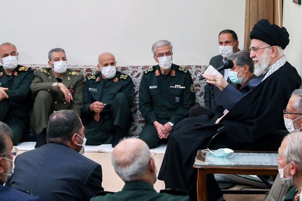 باحث إيراني: ترامب وخامنئي زعيمان شعبويان وغير قابلين للتنبؤ