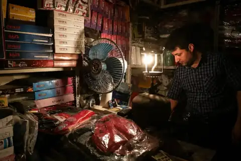 Iranians report renewed power cuts as heat drives electricity demand