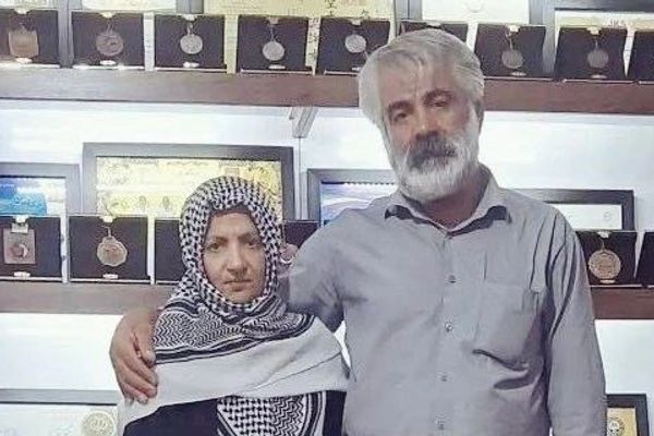 القضاء الإيراني يرفض الإفراج المشروط عن والد أحد ضحايا الاحتجاجات الشعبية