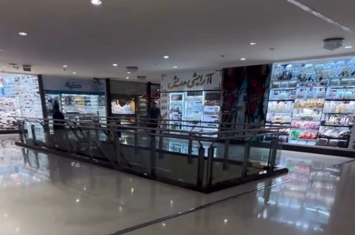 از کارخانه تا آنلاینشاپ؛ کسبوکارها متوقف شده و بیکاری افزایش یافته است