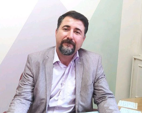 مهدی کلاهی، استادیار دانشگاه فردوسی مشهد، به دلیل همراهی با اعتراضات دانشجویان، اخراج شد