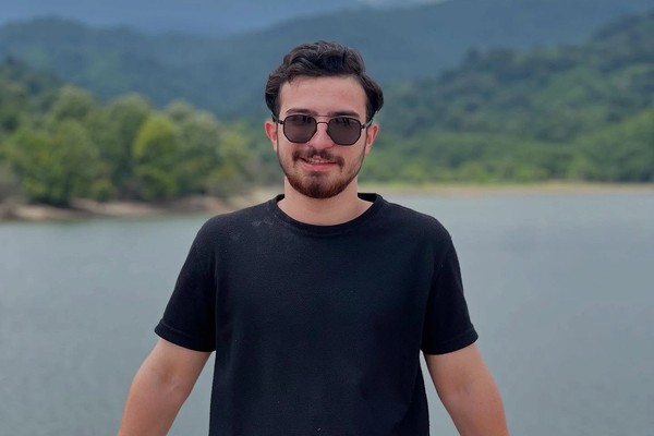 المحكمة العليا في إيران تؤيد حكم الإعدام بحق أحد معتقلي الاحتجاجات الشعبية الأخيرة