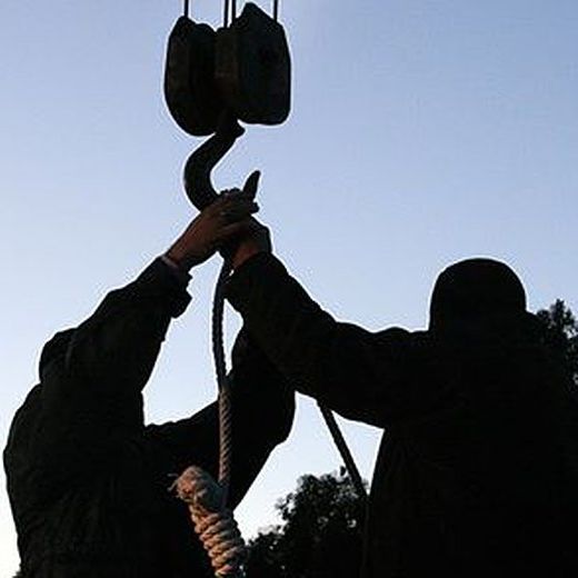 ۱۳ زندانی در ایران در دو روز اعدام شدند؛ اجرای حکم با وجود ابهامات قانونی