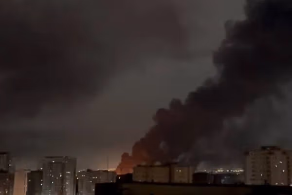 گزارشها از شنیده شدن صدای انفجارهای متعدد و عبور جنگنده در تهران