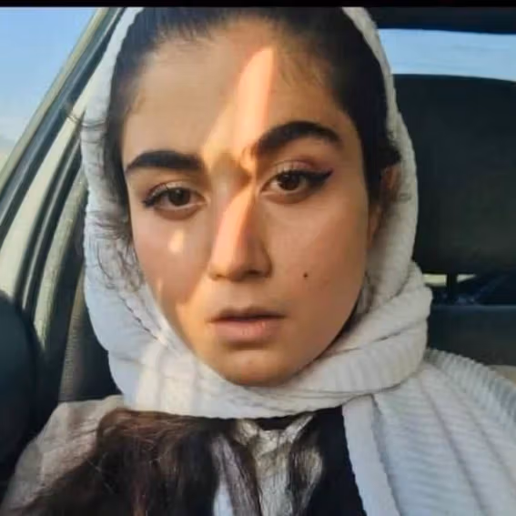 یک نهاد حقوق بشری خبر داد: شکنجه و آزار جنسی تبسم جمالپور، زن مخالف حجاب اجباری