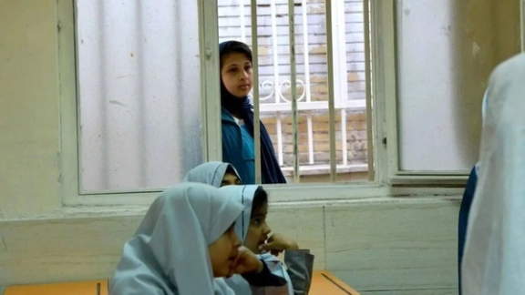 Iran’s education minister dodges responsibility for 750,000 dropouts