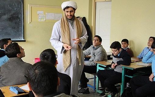 مقام سازمان تبلیغات اسلامی: طلاب بهعنوان مربی تئاتر، سرود و قصهنویسی به مدارس بروند