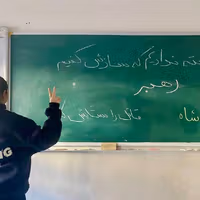 نسلی که پیش از «بالغ شدن» معترض شد؛ نوجوانان ایران در میانه ترس، خشم و بیآیندگی