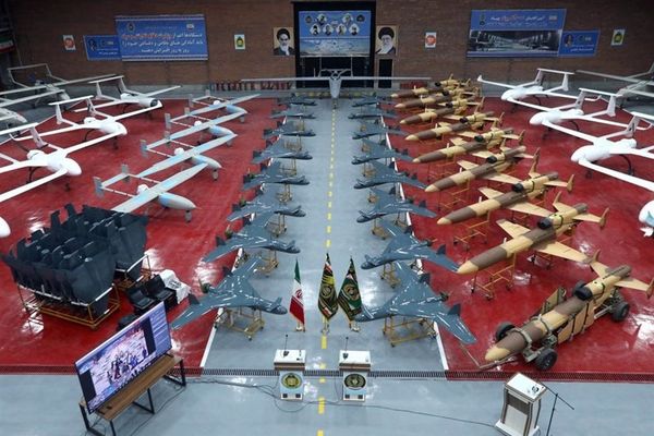 قبل أيام من تنصيب ترامب.. الجيش الإيراني يدعم قواته بألف طائرة مسيرة "بعيدة المدى"