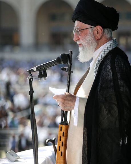 میدلایست فروم: خامنهای بیش از حد به بقای خود مطمئن است