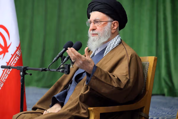 خامنهای پس از قطع اینترنت مردم ایران: در مقابل کسانی که تخریبگرند، کوتاه نخواهیم آمد