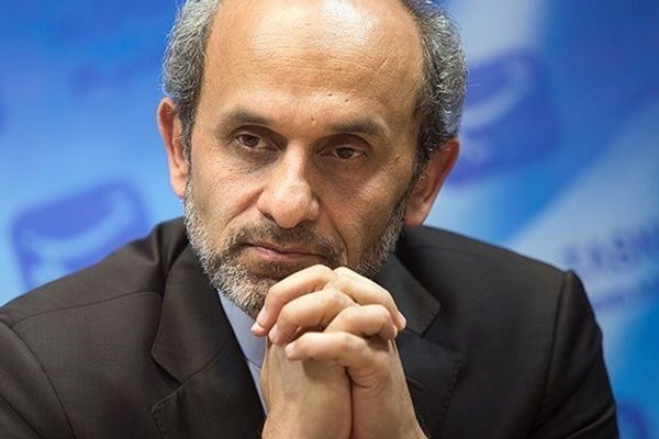 "تايم": شقيق رئيس التلفزيون الإيراني أصبح "لاجئا" بعد "هروبه من كذب النظام"