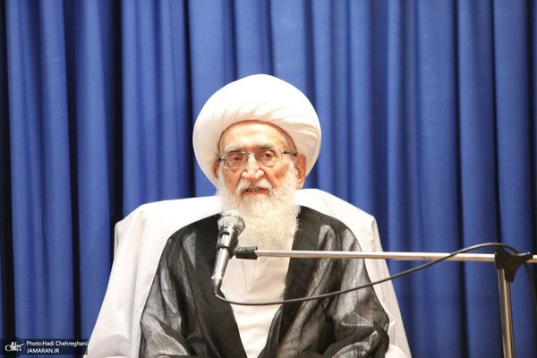 مرجع ديني إيراني: القصاص من المسؤولين عن مقتل علي خامنئي أمر حتمي