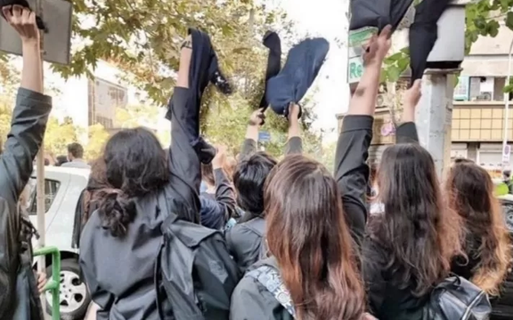 سازمان حقوق بشر ایران: مقامهای جمهوری اسلامی نیاز به اصلاح و تربیت دارند نه دانشآموزان