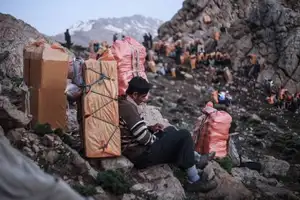 Iran eases Korean appliance curbs through informal border trade