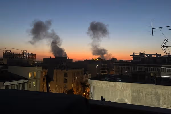 از میان دود، تاریکی، روزمرگی؛ روایتهای شهروندان از جنگ در ایران