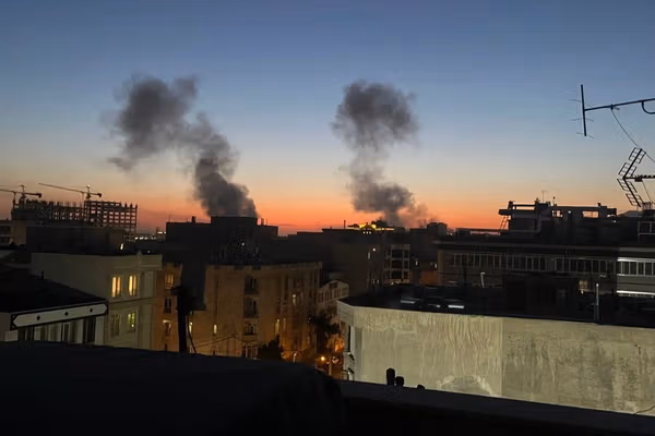 از میان دود، تاریکی، روزمرگی؛ روایتهای شهروندان از جنگ در ایران