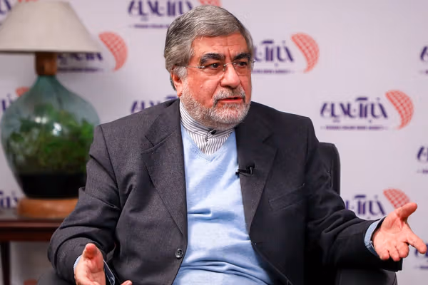 علی جنتی، دیپلمات سابق: حالت نه جنگ، نه صلح، بدترین وضعیت برای کشور است