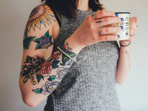 خبرگزاری وابسته به سپاه: تتوی مستهجن اقدام علیه عفت عمومی است