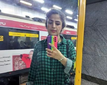 لیلا ضیافر، گوینده سابق رادیو، به دلیل انتشار عکس بدون حجاب بازداشت شد