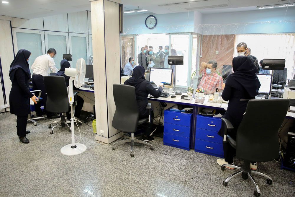 دولت از تصمیم خود در مورد تغییر ساعت کار اداره‌ها و کارمندان عقب‌نشینی کرد