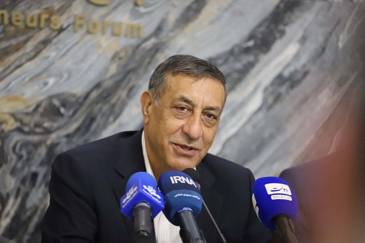 معاون اجرایی پزشکیان: تصمیم نهایی جنگ یا مذاکره با رهبر جمهوری اسلامی است