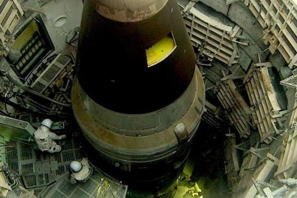 تقارير عن زيارات سرية إيرانية إلى روسيا "لشراء نظائر تدعم تفجير رؤوس نووية"