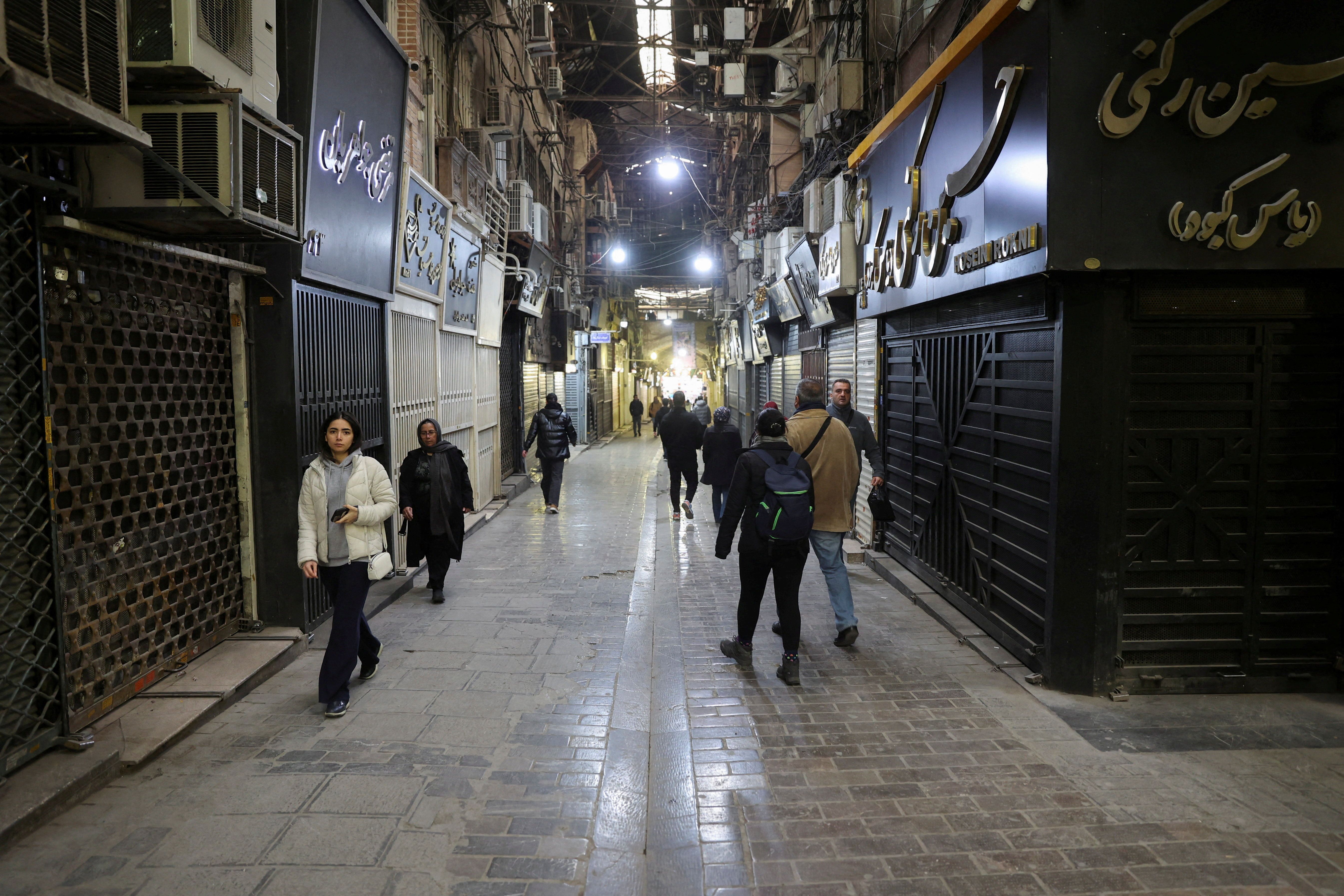 Iran rial hits fresh low as dollar tops 1.48 million