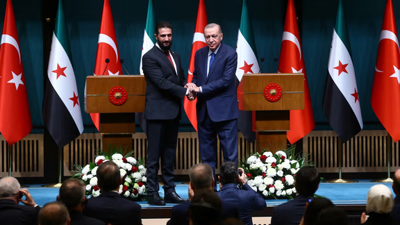 اردوغان و الشرع در آنتالیا بر حمایت از ثبات و بازسازی سوریه تاکید کردند