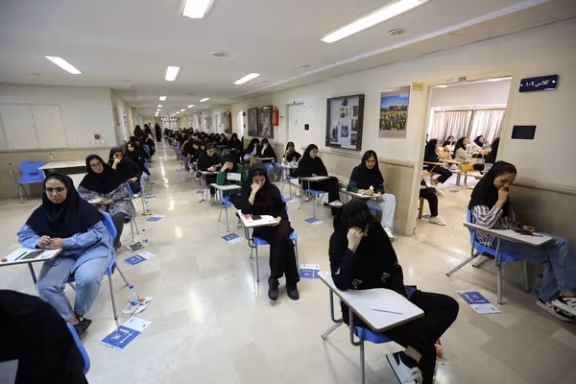 مشاور وزیر آموزش و پرورش: نمرات آزمونهای نهایی دانشآموزان بین ۸ تا ۱۰ است