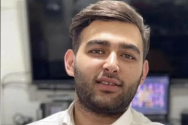 پدر و مادر ناصر بکرزاده، زندانی سیاسی، خواستار توقف حکم اعدام فرزندشان شدند