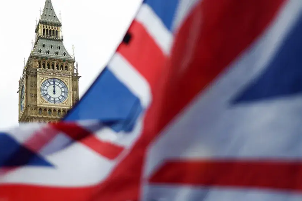 بريطانيا تفرض عقوبات جديدة على 7 مسؤولين عسكريين وكيانين مرتبطين بإيران