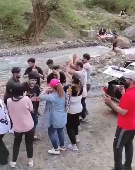 برگزاری آیین باستانی سیزدهبدر در سراسر ایران با وجود محدودیتهای حکومتی