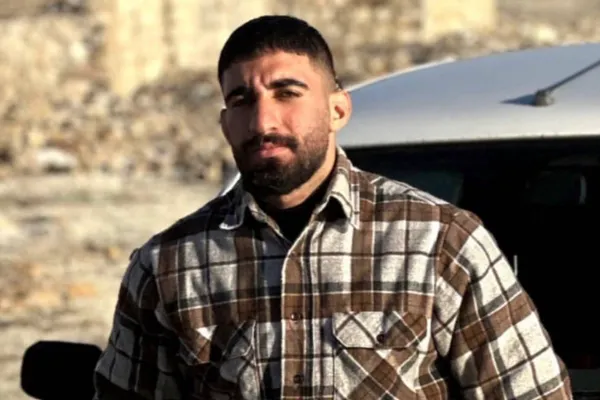 پیکر امید سرلک پس از به آتش کشیدن تصویر خامنهای در الیگودرز پیدا شد