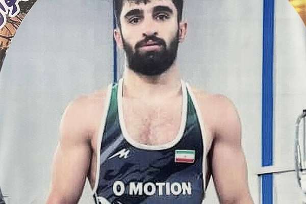 شهاب پورفلاح، جوان معترض و کشتیگیر ۱۹ ساله، با شلیک تکتیرانداز حکومت کشته شد