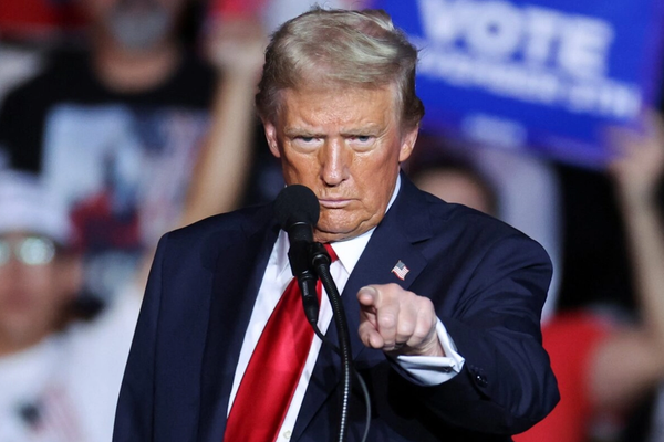 "مسؤولون أميركيون: إدارة ترامب بدأت مراجعة الأهداف المحتملة للهجوم في إيران