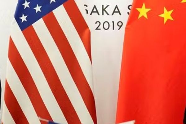 "فورين بوليسي": إيران محور الصراع بين أميركا والصين في حرب باردة جديدة تلوح بالشرق الأوسط