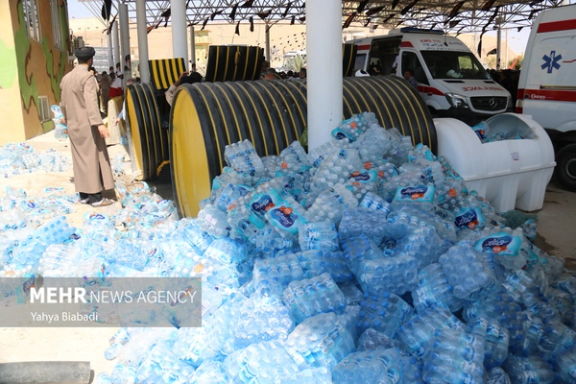 راهاندازی نخستین ایستگاه آب در نقطه صفر مرزی مهران برای زائران اربعین