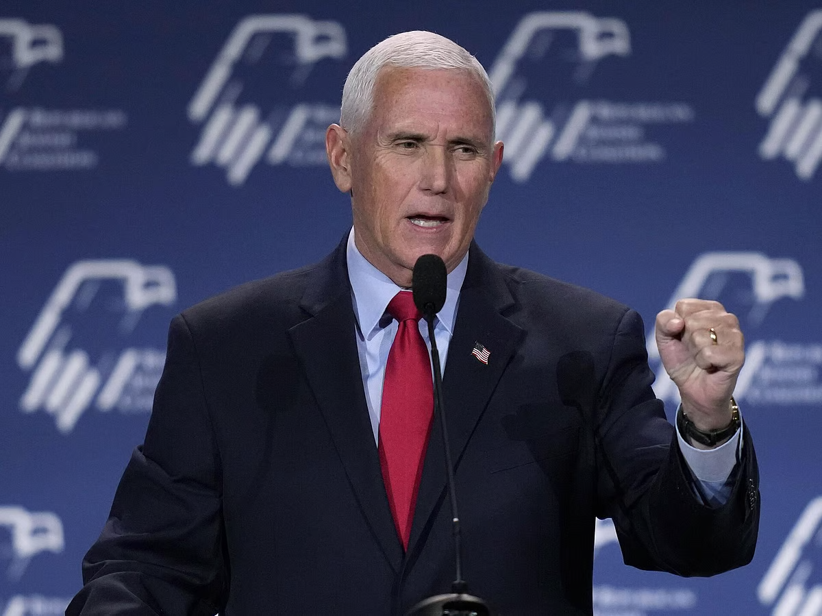 النائب السابق للرئيس الأميركي: ترامب جاد جدًا بشأن توجيه ضربة لإيران