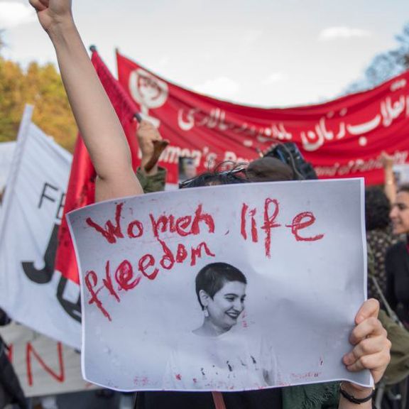 ۷۰ روزنامهنگار از ابتدای اعتراضات در ایران بازداشت شدند و نیمی از آنان همچنان زندانیاند